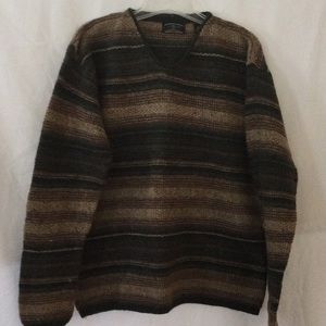 American Eagle outfitters men’s size small winter sweater Gently worn